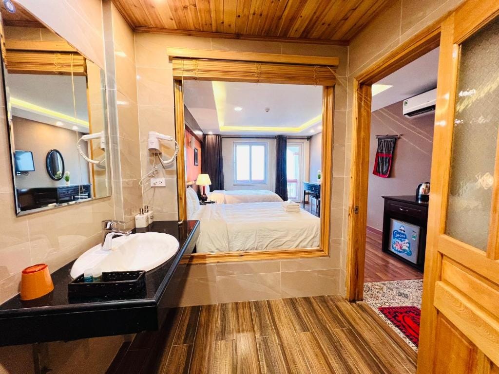 Cat Cat View Hotel — 4