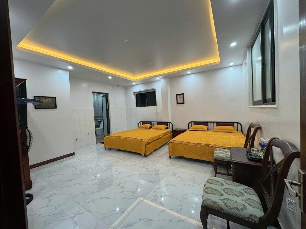 Linh San Hotel — 2