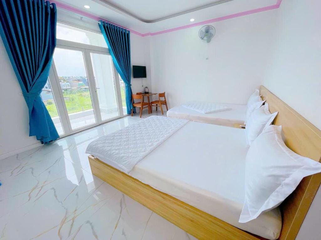 Khách sạn LyLy 3 — 2
