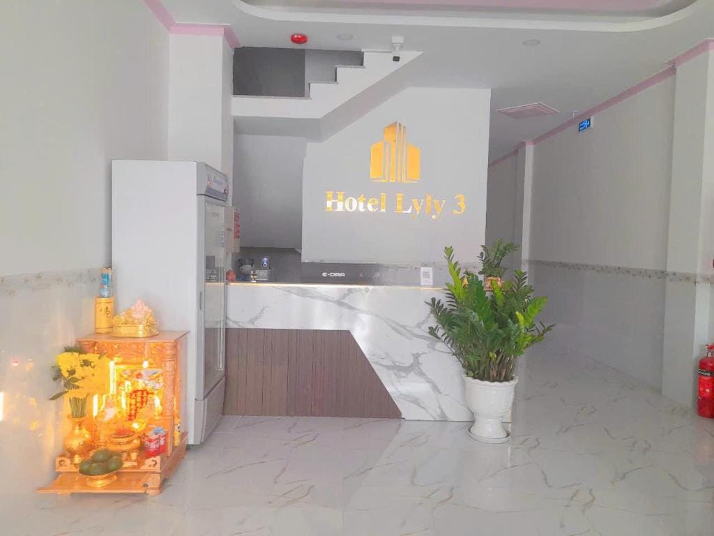 Khách sạn LyLy 3 — 4