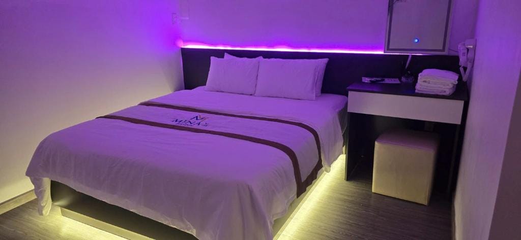 Mina Motel 2 — 3