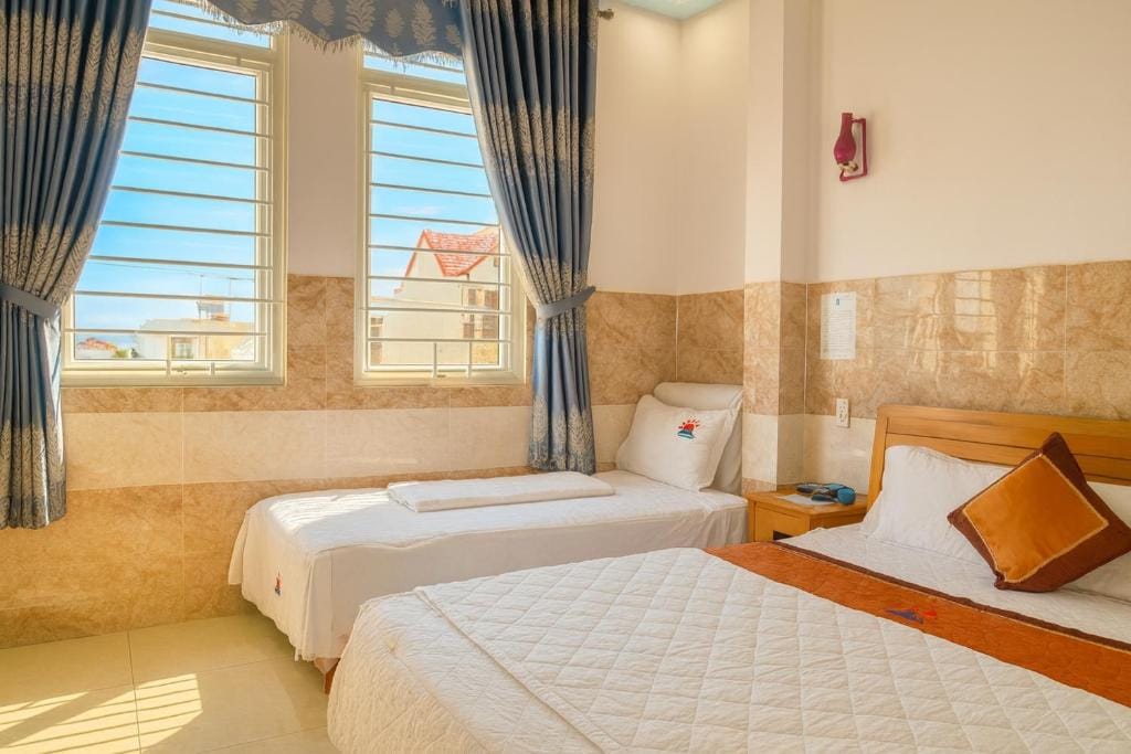 Thái Dương Hotel — 4