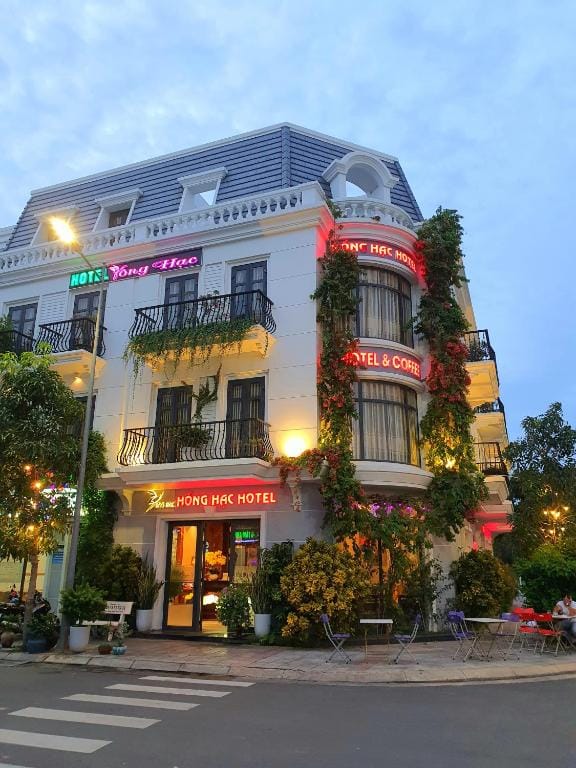 Hồng Hạc Hotel — 1