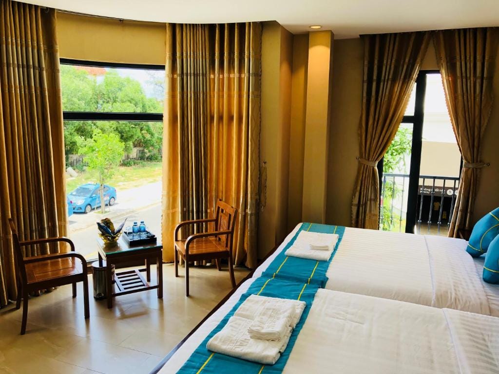 Hồng Hạc Hotel — 2