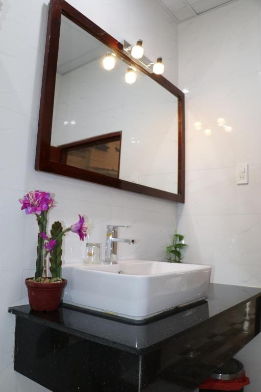 Hồng Hạc Hotel — 3