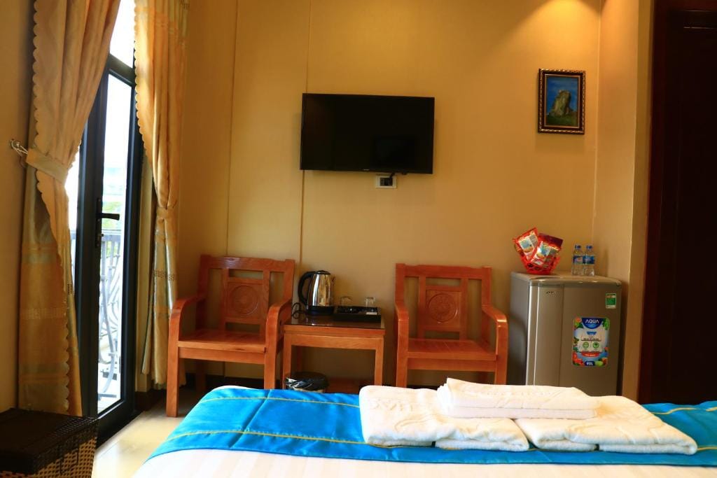Hồng Hạc Hotel — 5
