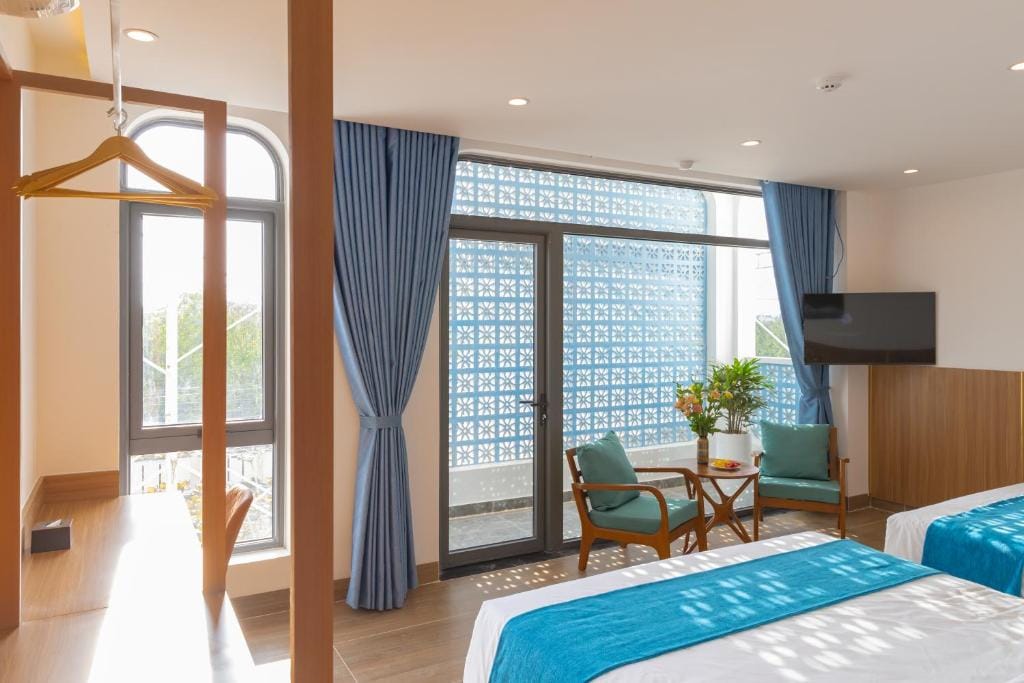 Yen Hotel — 1