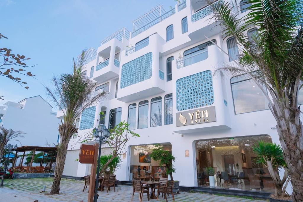 Yen Hotel — 5