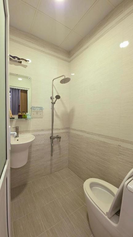 Dopamine Hotel — 4
