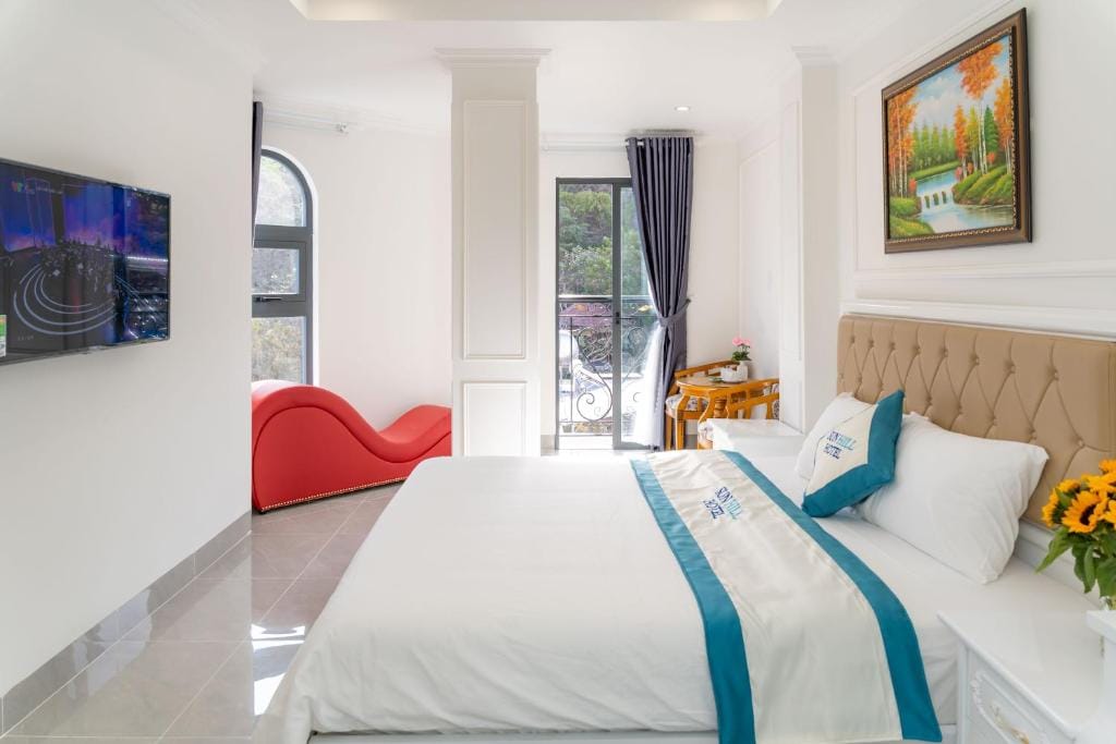 Sun Hill Hotel — 3