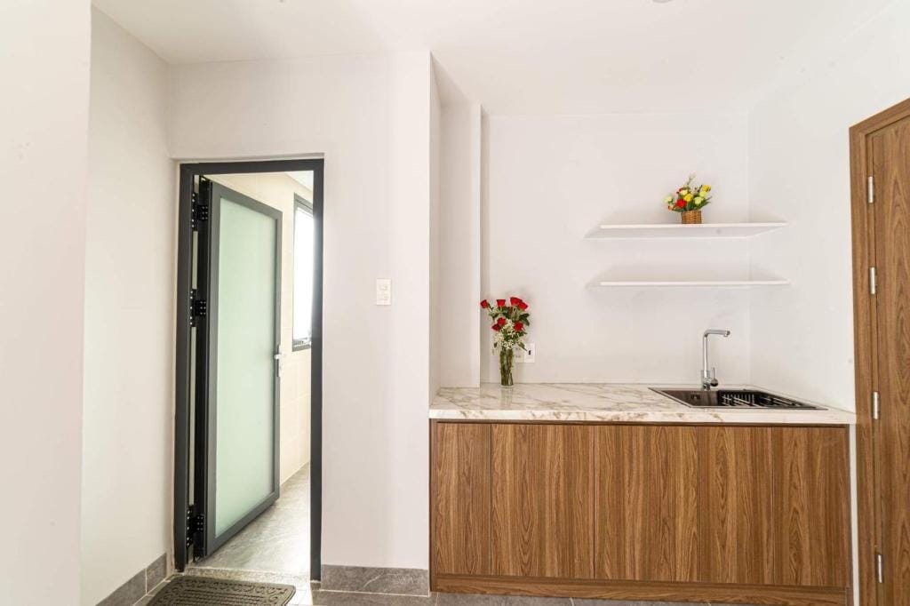 Sweet Home gần bãi sau — 3