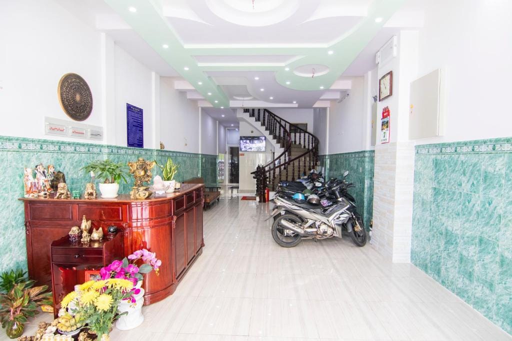 Thế Giang Hotel — 1