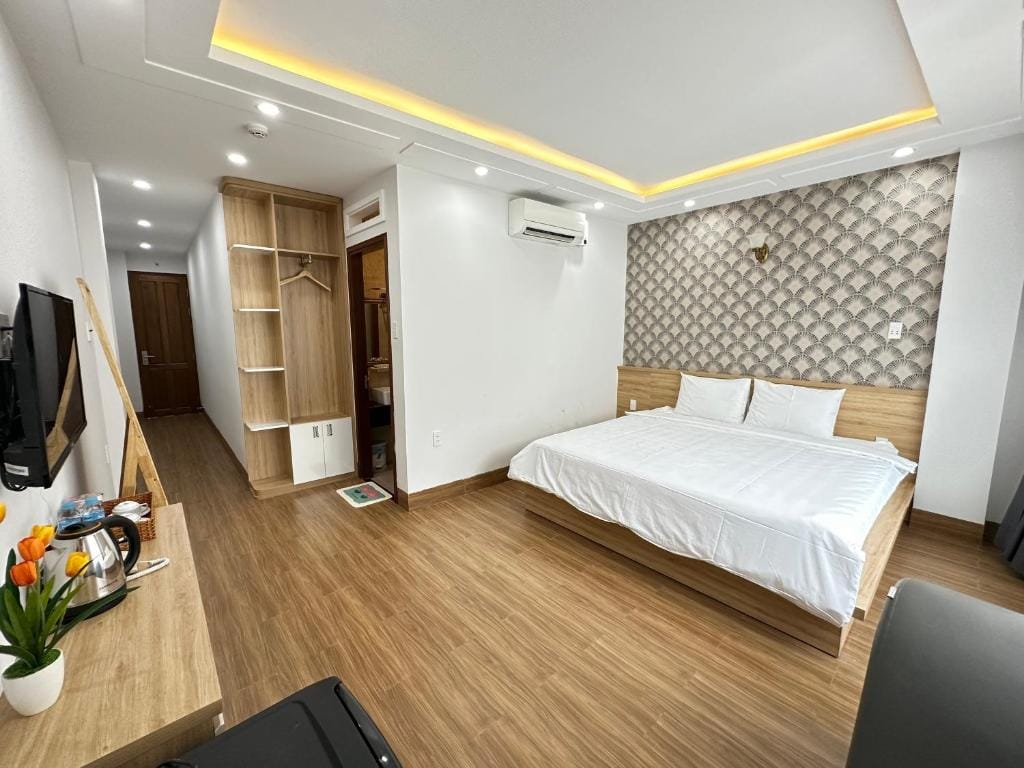 The Land Hotel & Apartment — 1